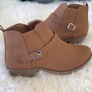 Generic no name tan suede boots size 9 New